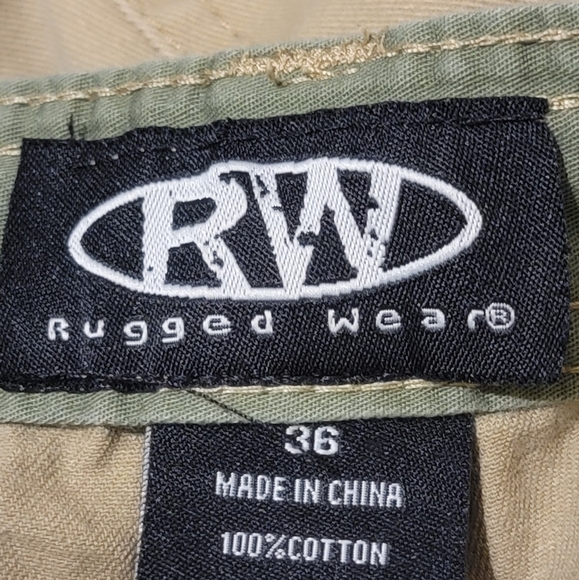Rugged Wear men's khaki cargo shorts size 36 - Picture 6 of 9